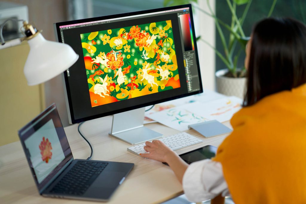 Behind-the-scenes art collaboration video featuring Feifei Ruan for Carlsberg Chinese New Year Limited Edition (Beverage industry)