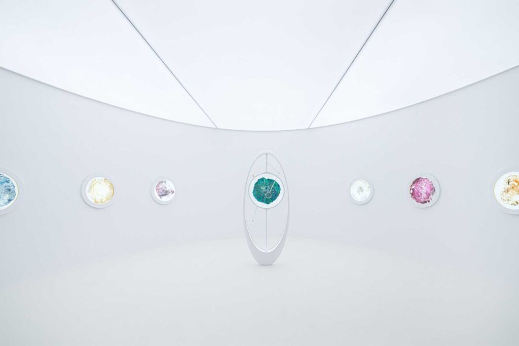 Art piece by Luo Daishi commissioned by Lancôme for the exhibition "The Art of Absolute"