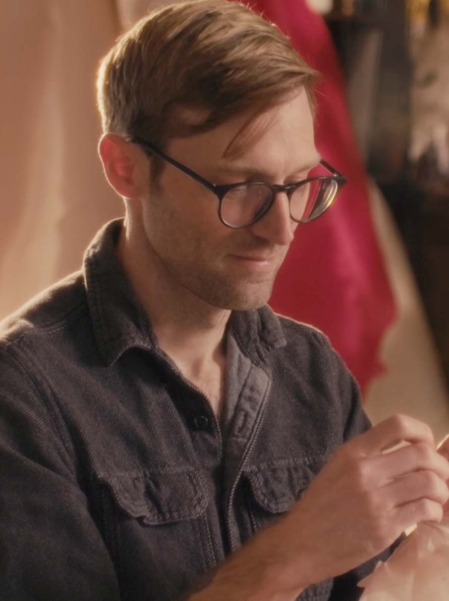 Portrait of artist Casey Curran