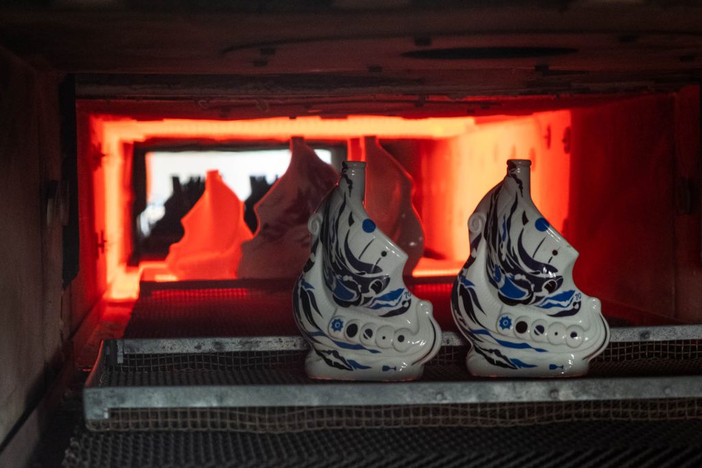 Creative process of Larsen Cognac × Chuan Jia 70th Anniversary Limited Edition collaboration (Spirits industry).